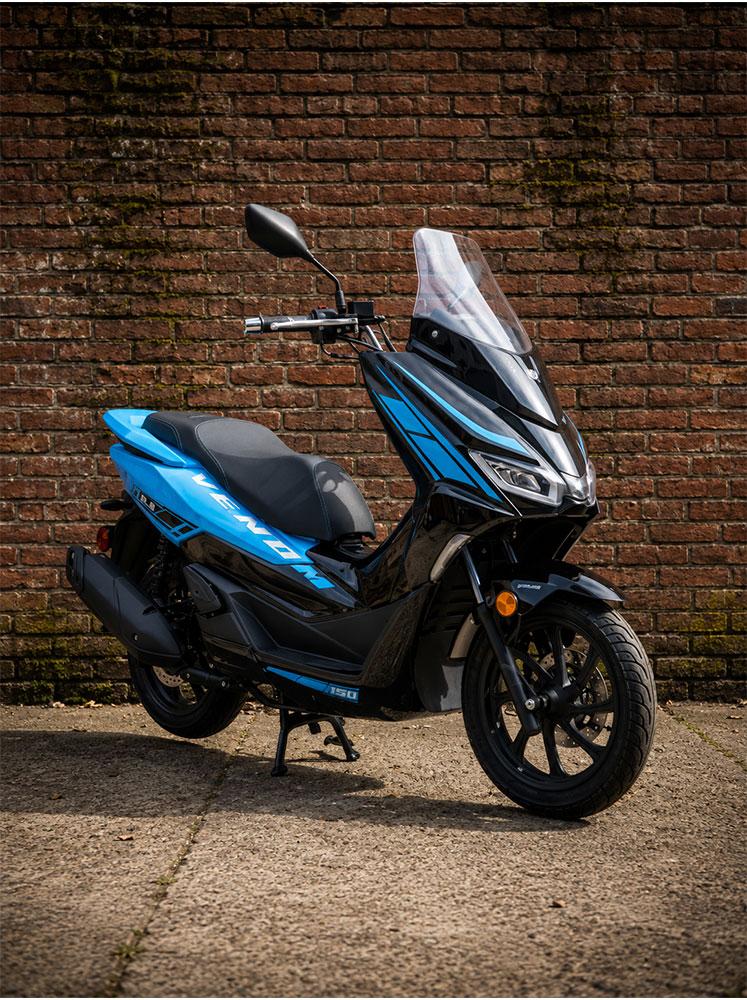 Venom 200cc Gas Scooter Moped – Sporty Style